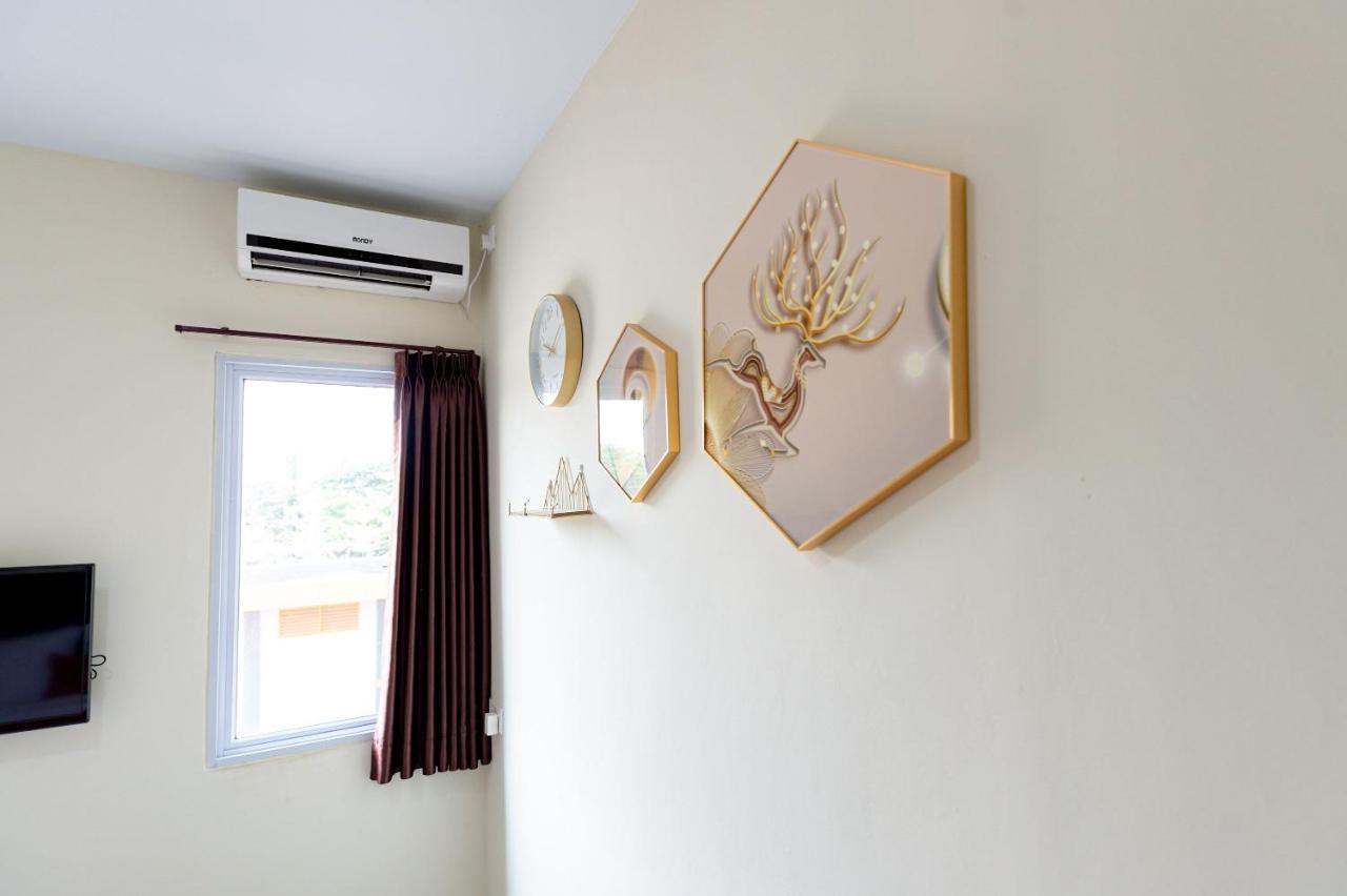 Reddoorz Plus At Komplek Abc Batu Aji Batam Kubuk Экстерьер фото