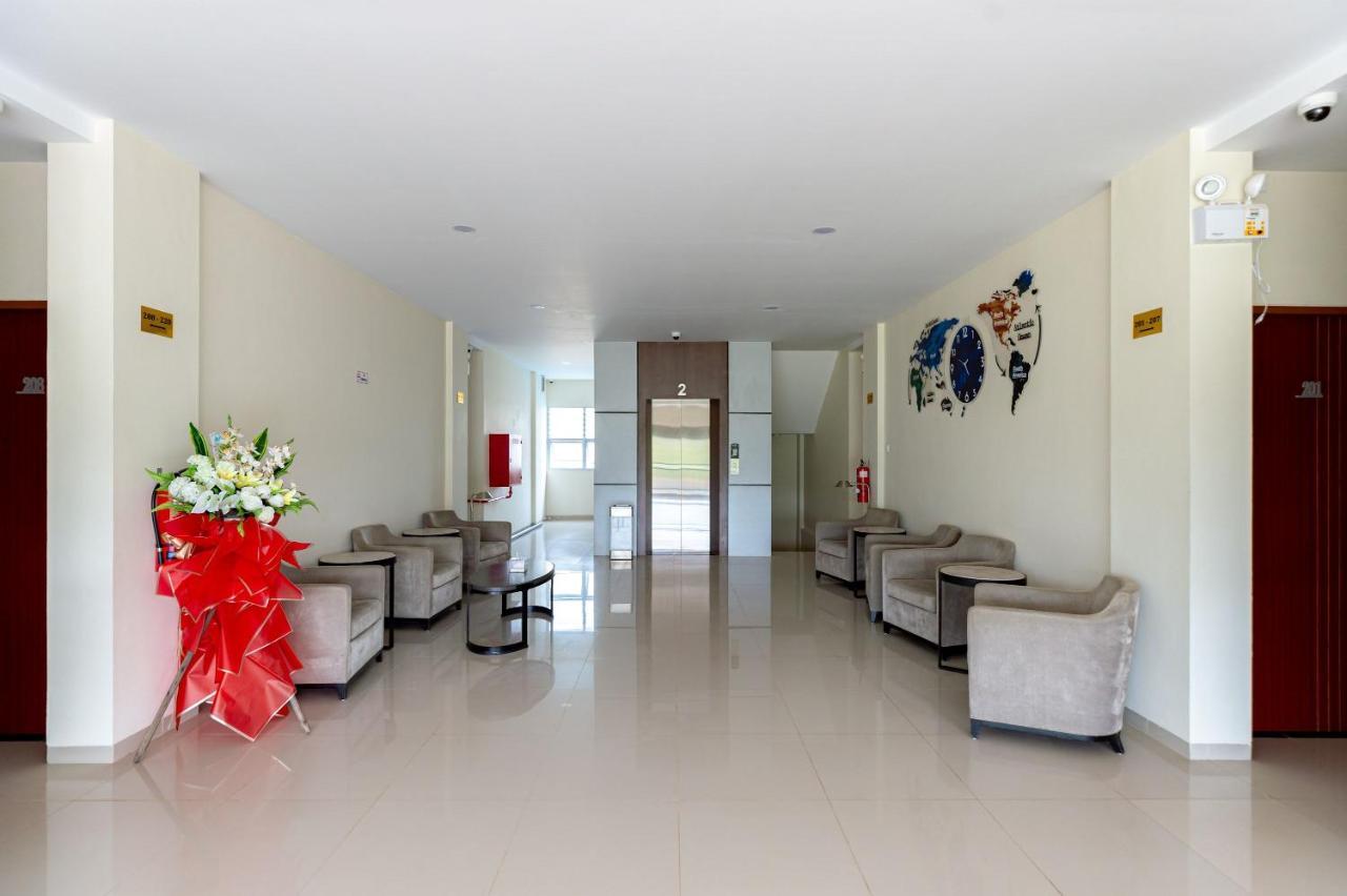 Reddoorz Plus At Komplek Abc Batu Aji Batam Kubuk Экстерьер фото