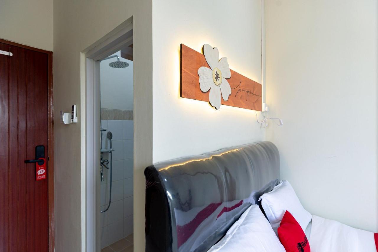 Reddoorz Plus At Komplek Abc Batu Aji Batam Kubuk Экстерьер фото