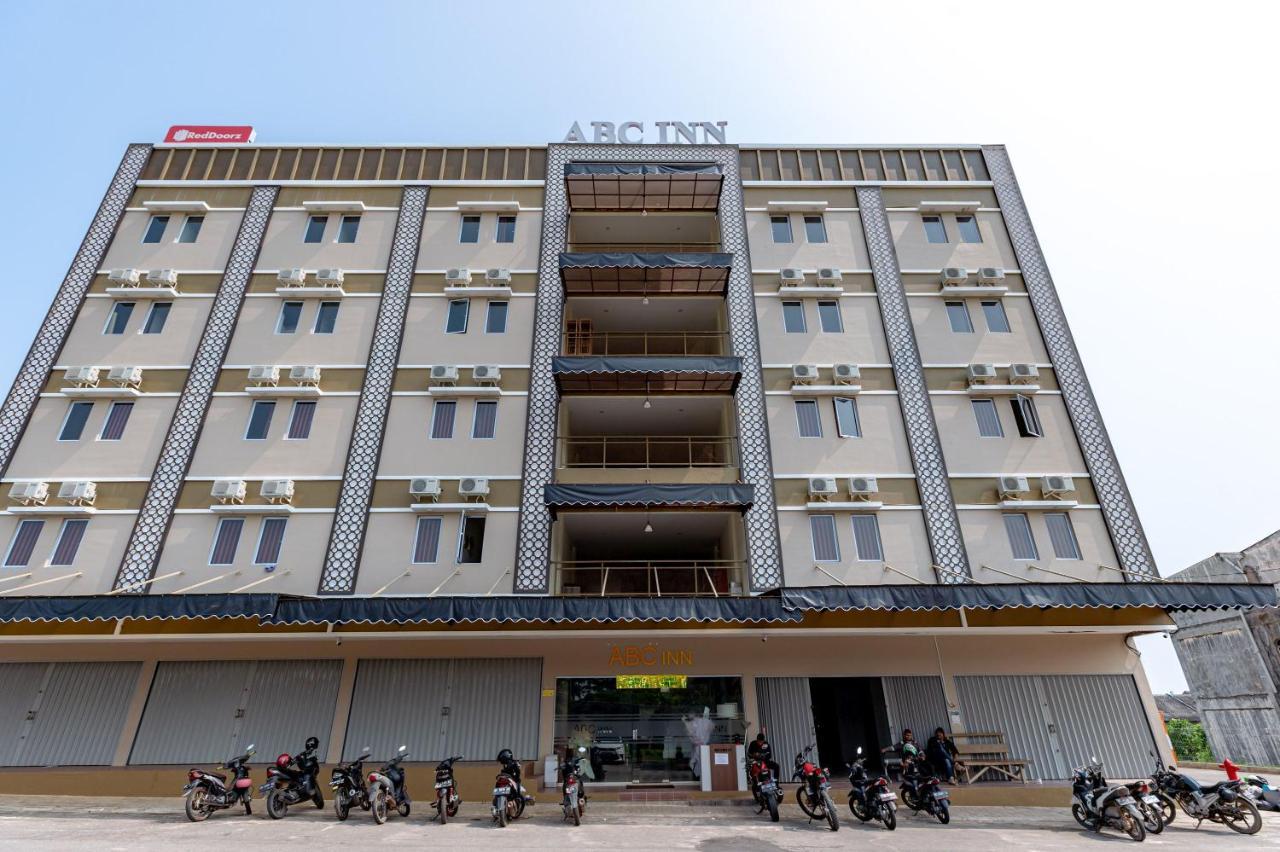 Reddoorz Plus At Komplek Abc Batu Aji Batam Kubuk Экстерьер фото